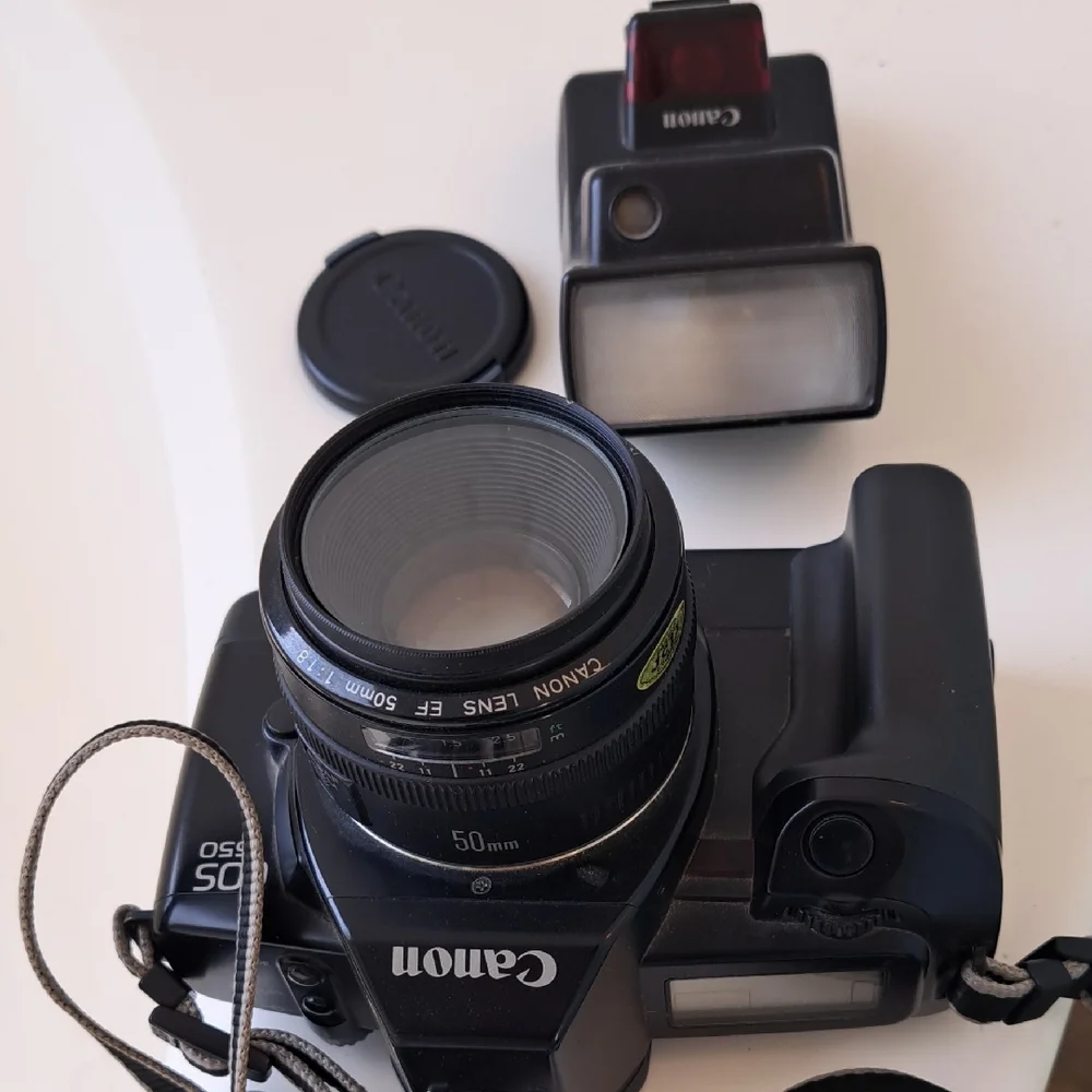 Canon EOS 650 Black Camera with Lens and Flash